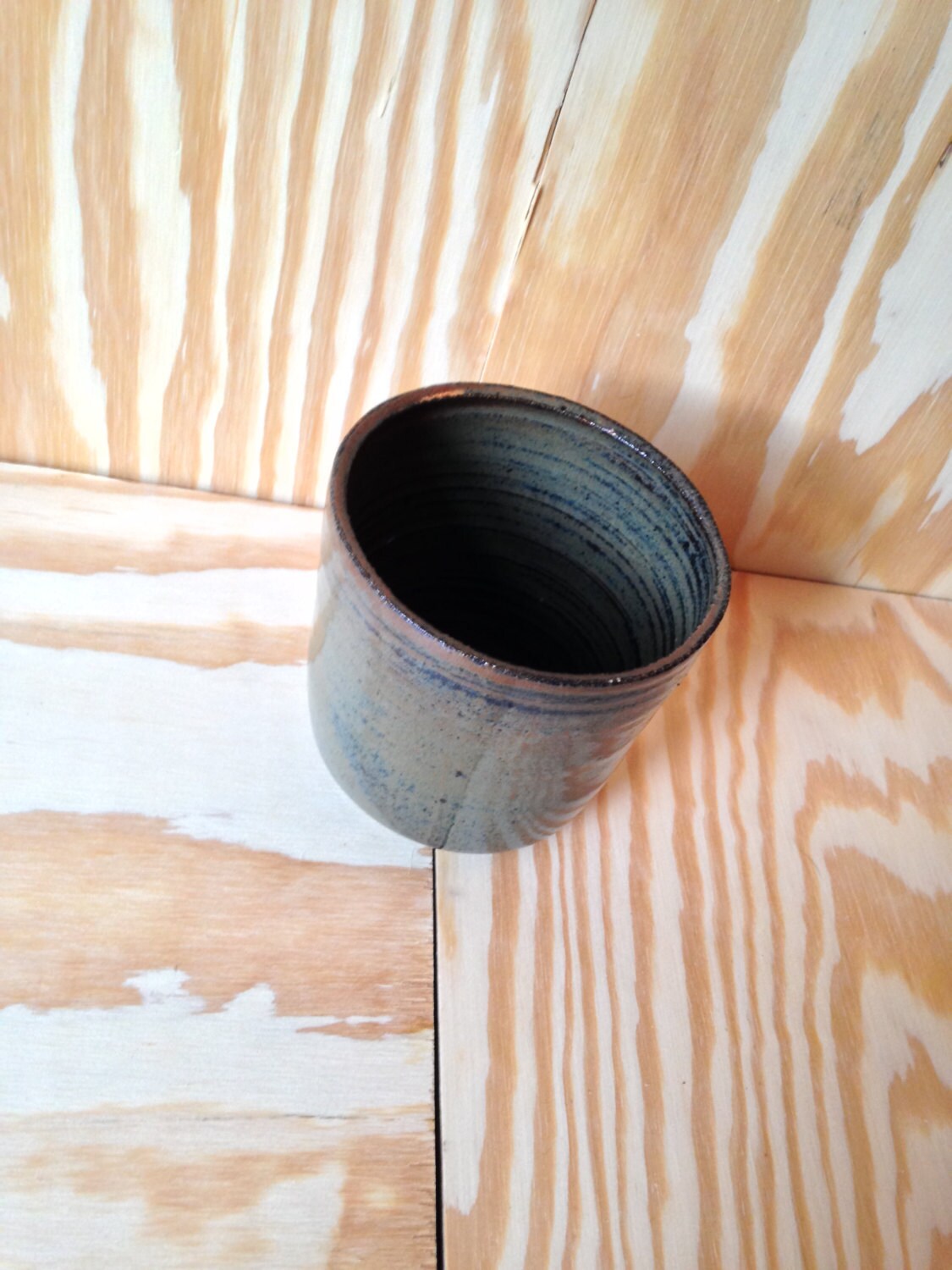 Short multipurpose vase, jar, penholder in copper brown