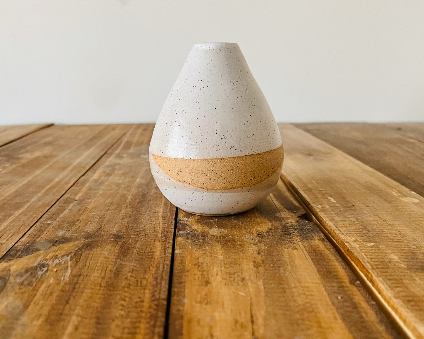 Handmade Criss-Cross Wide-Bottom Bud Vase – Unique Ceramic Vase with Color Options