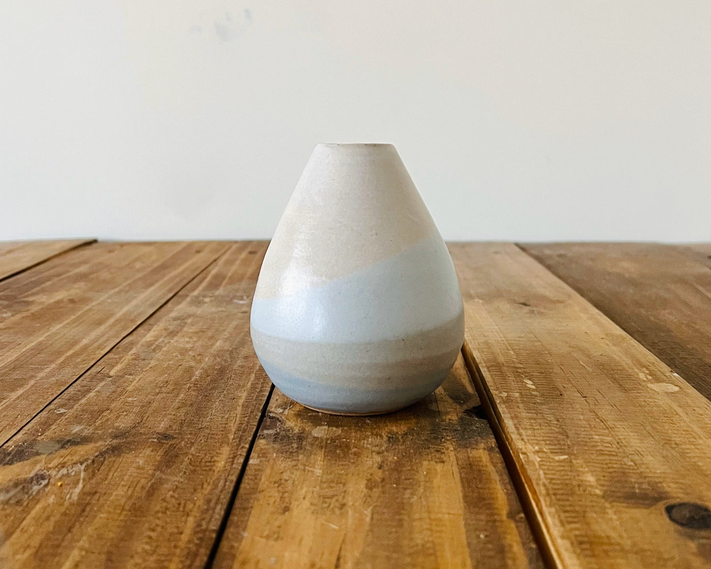 Handmade Criss-Cross Wide-Bottom Bud Vase – Unique Ceramic Vase with Color Options