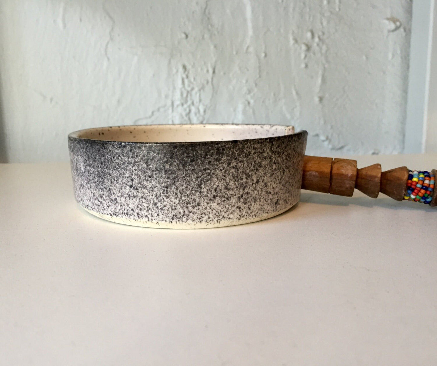 ceramic spoonrest - white with black spray - kitchnware