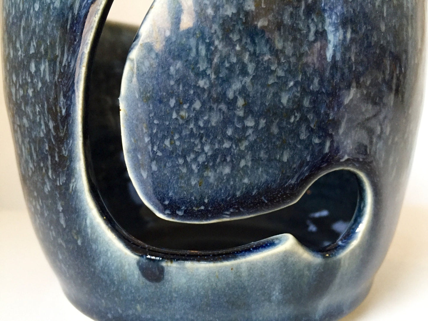 yarnbowl - ceramics - knitting bowl- blue indigo