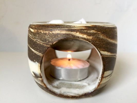 ceramics- round oil burner/wax melter - marbled clay