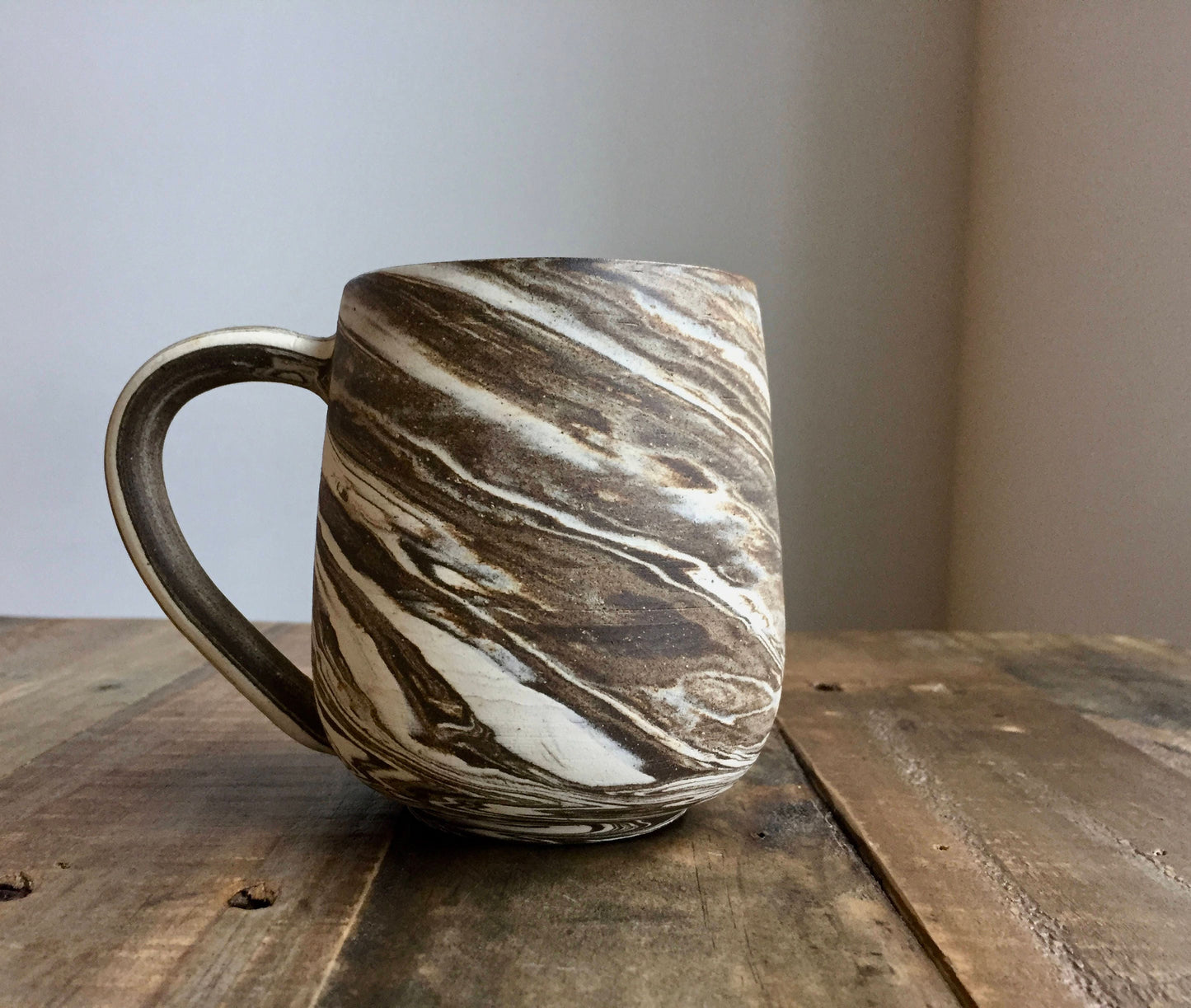 ceramic coffee mug-marble  design - Brown and white