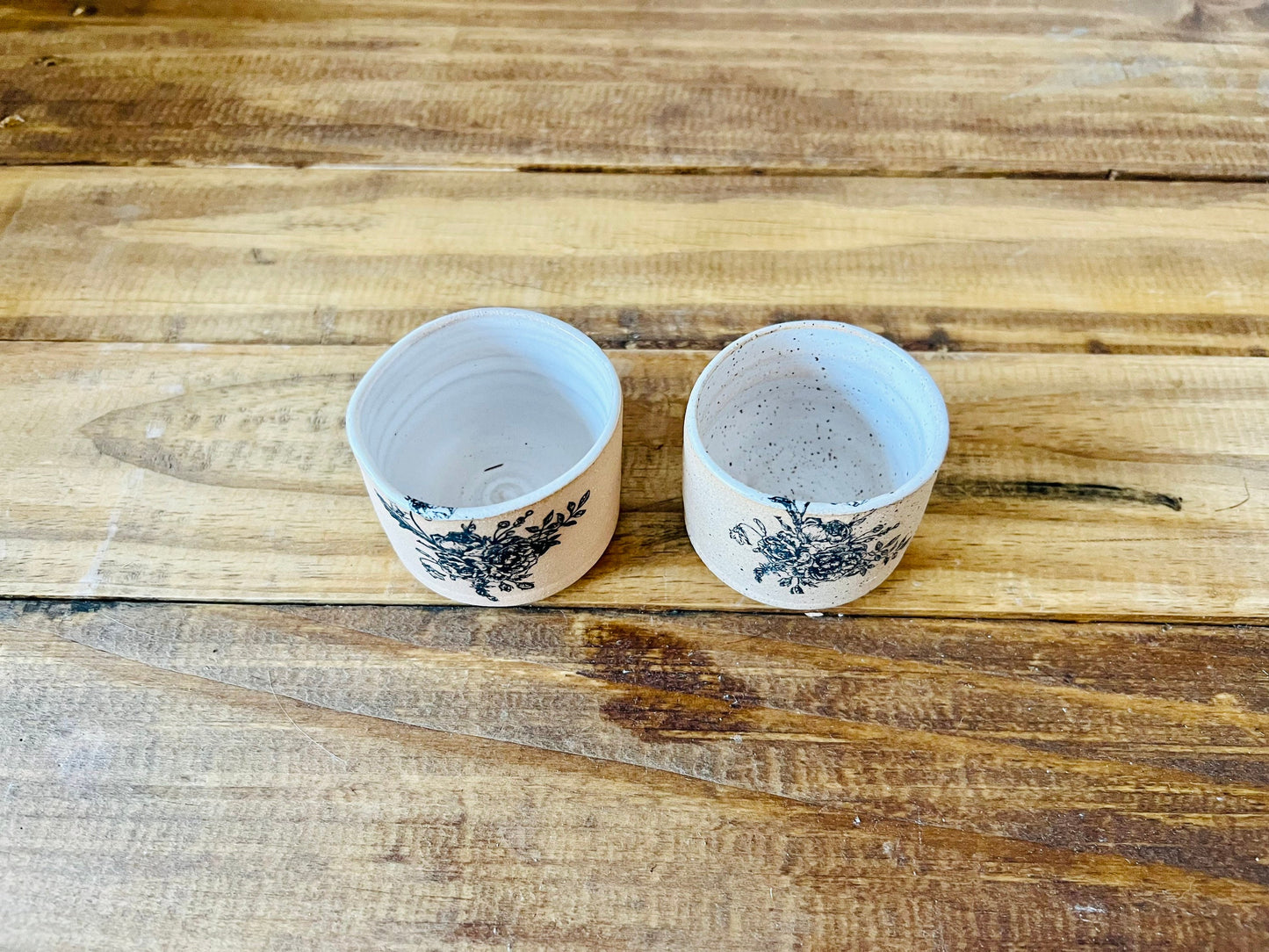 Limited Edition - Ceramic Matchstick Holder - Strike-on-side - Flower Bush Design