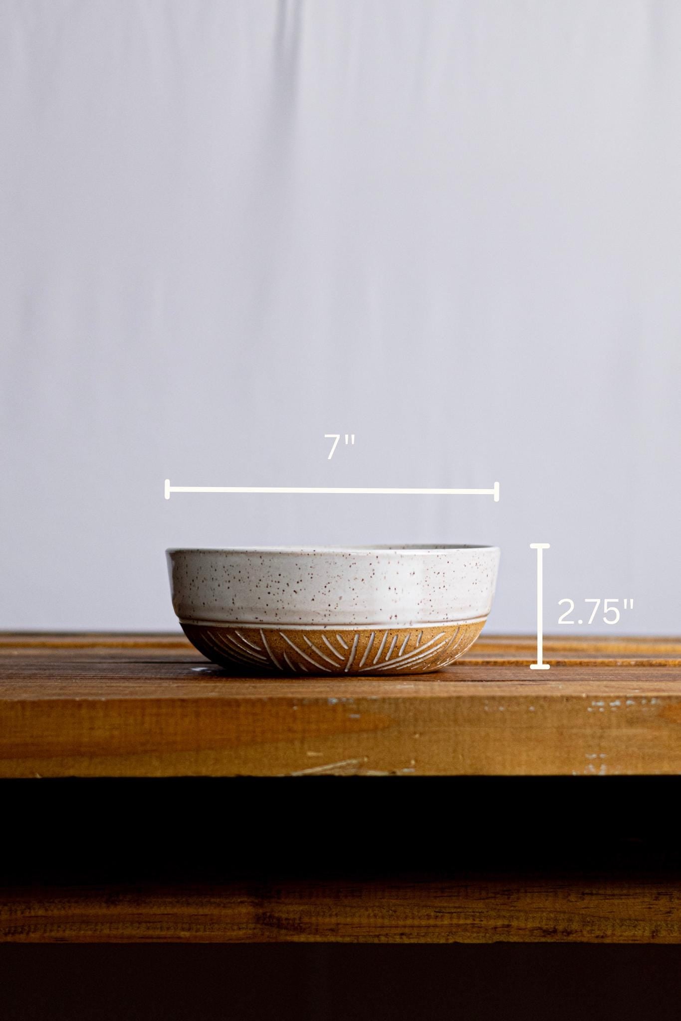 Hand-Carved Wide Stoneware Bowl: Modern Ceramic Kitchenware
