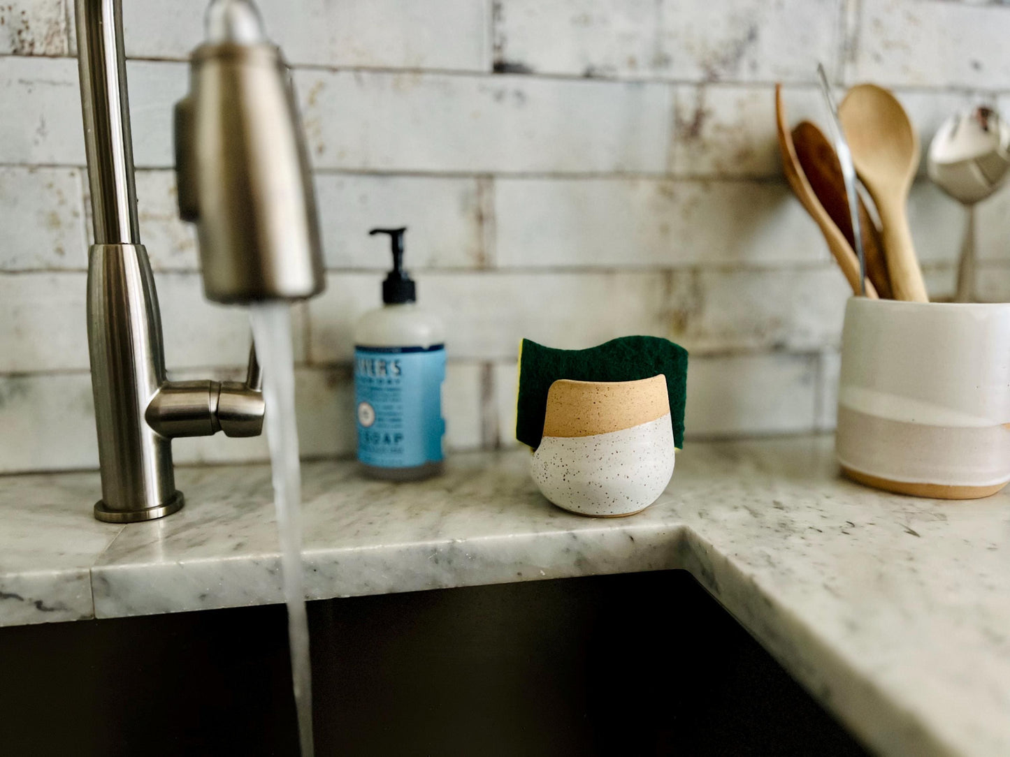 Handmade Ceramic Sponge Holder: Modern Kitchen Sink Organizer