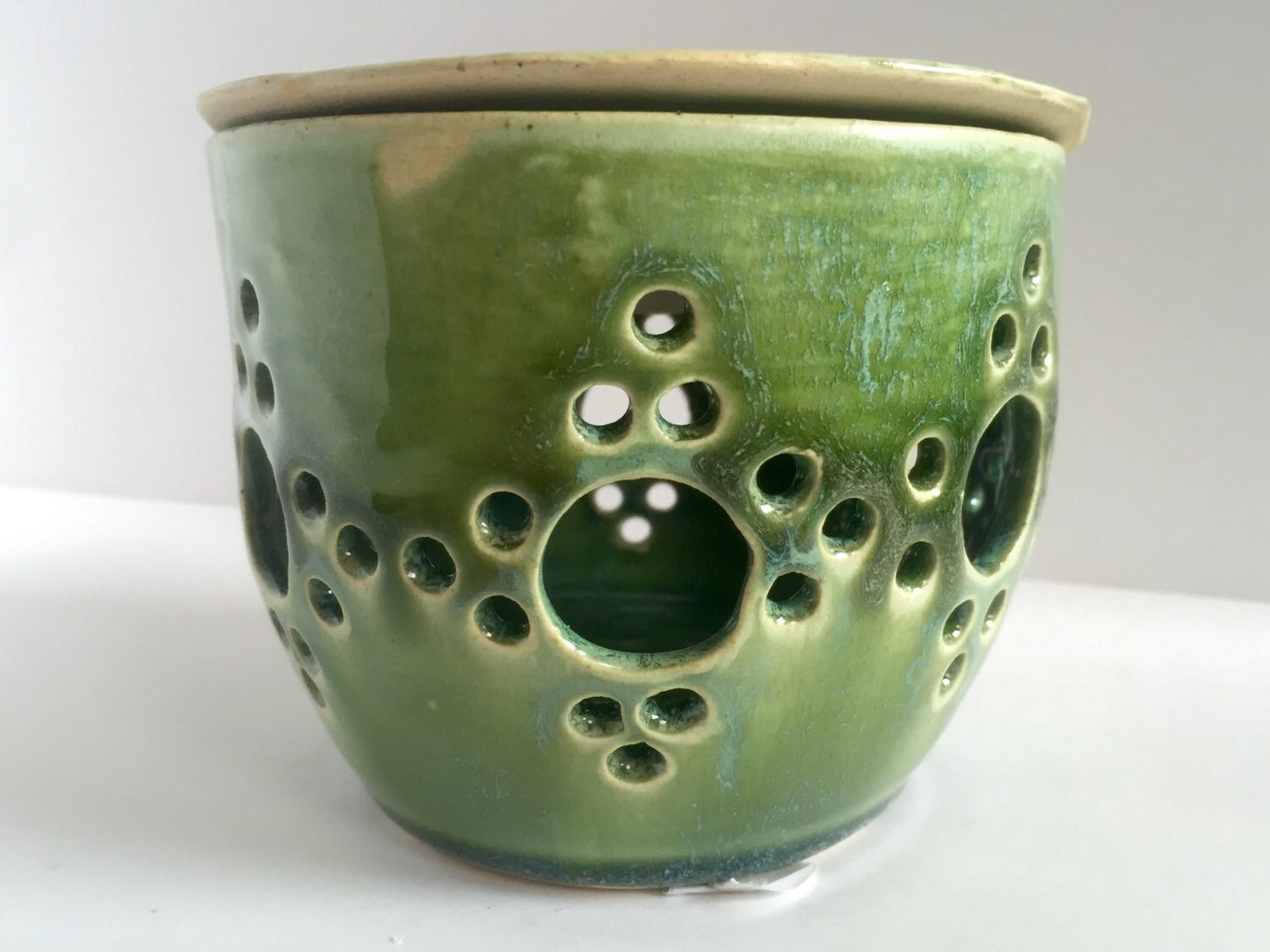 turqiouse ceramic wax warmer/oil burner with hand cut flower pattern