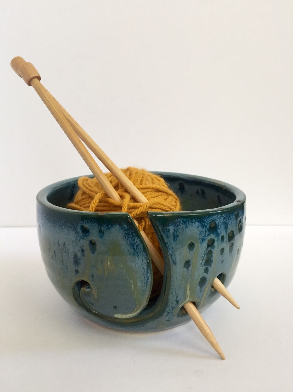 yarnbowl for knitters ceramic in blue/green.