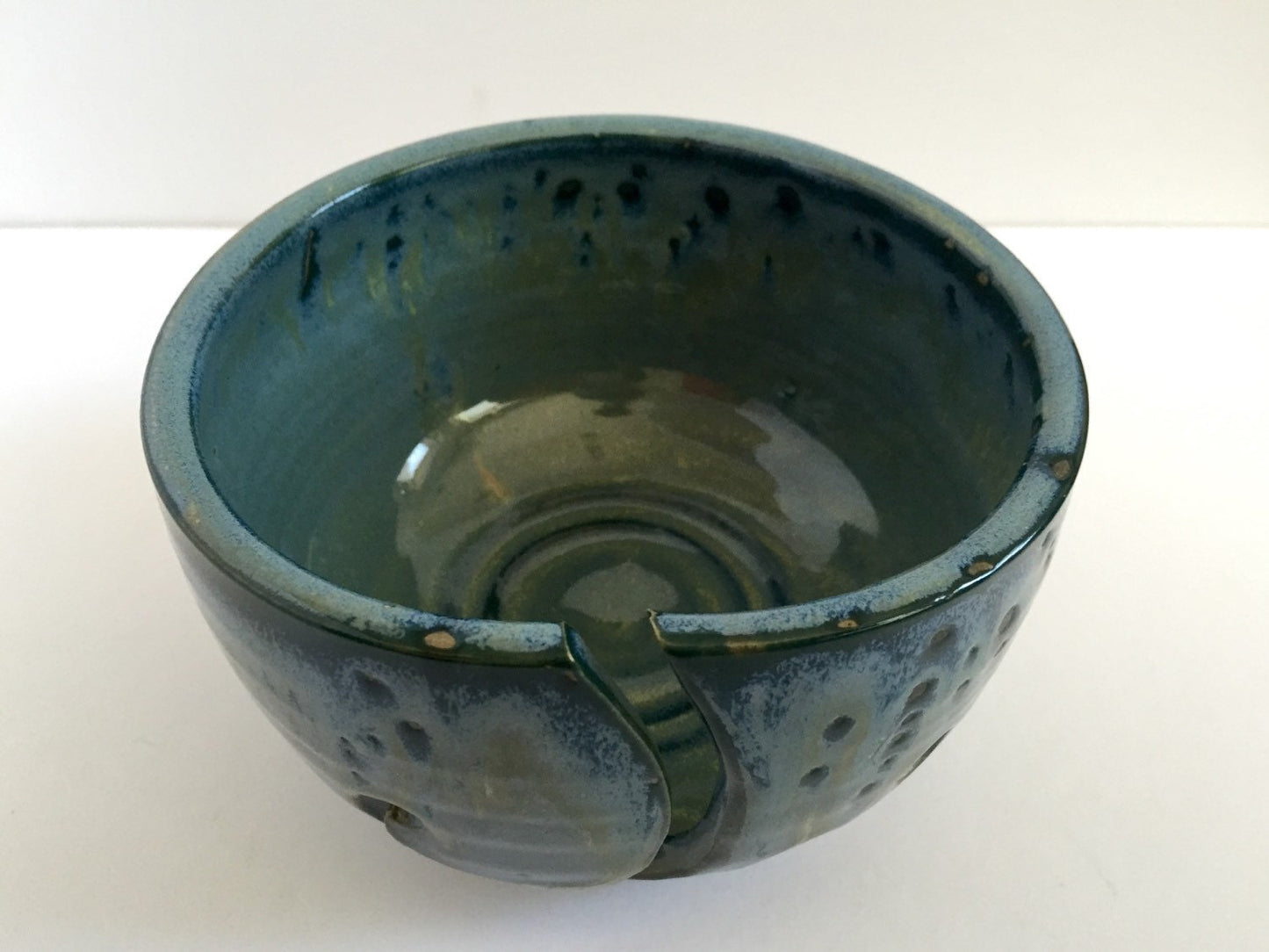 yarnbowl for knitters ceramic in blue/green.