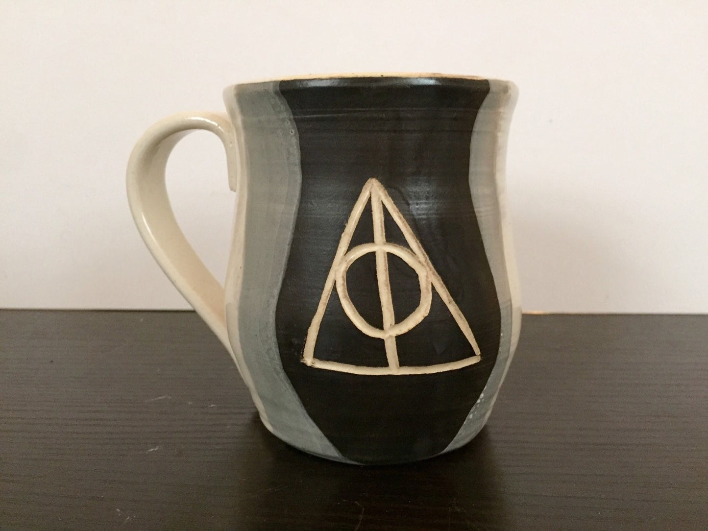 Ceramics- coffeee mug - Harry potter - dealthy hallows- black and white