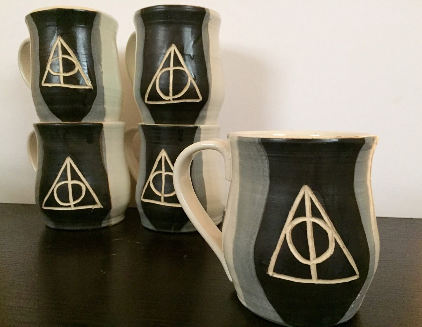 Ceramics- coffeee mug - Harry potter - dealthy hallows- black and white